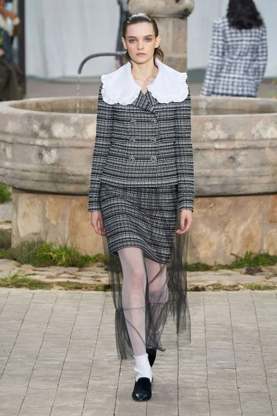 Look 7